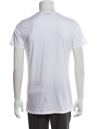 ARI V-Neck Short Sleeve T-Shirt