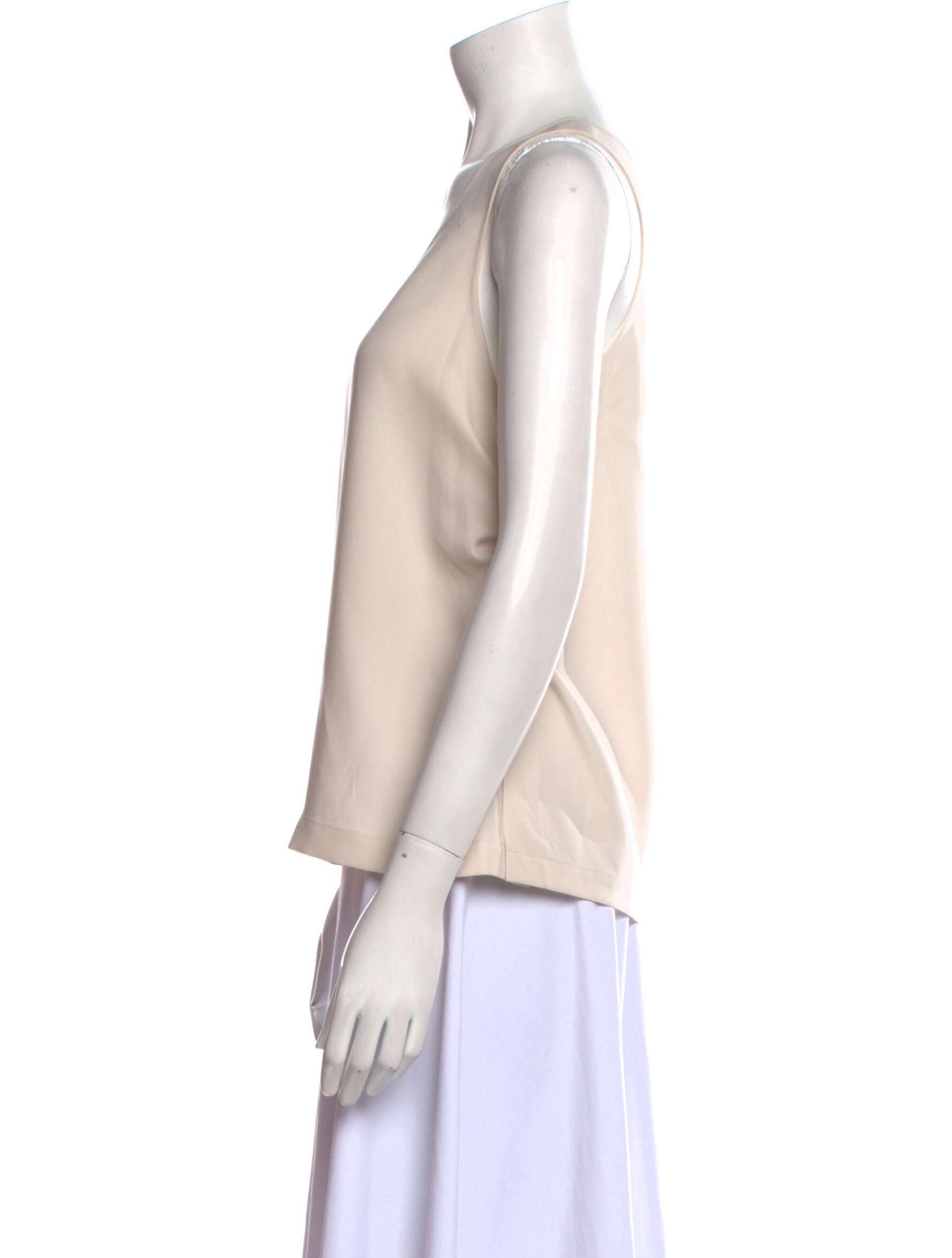 Arias Scoop Neck Sleeveless Top