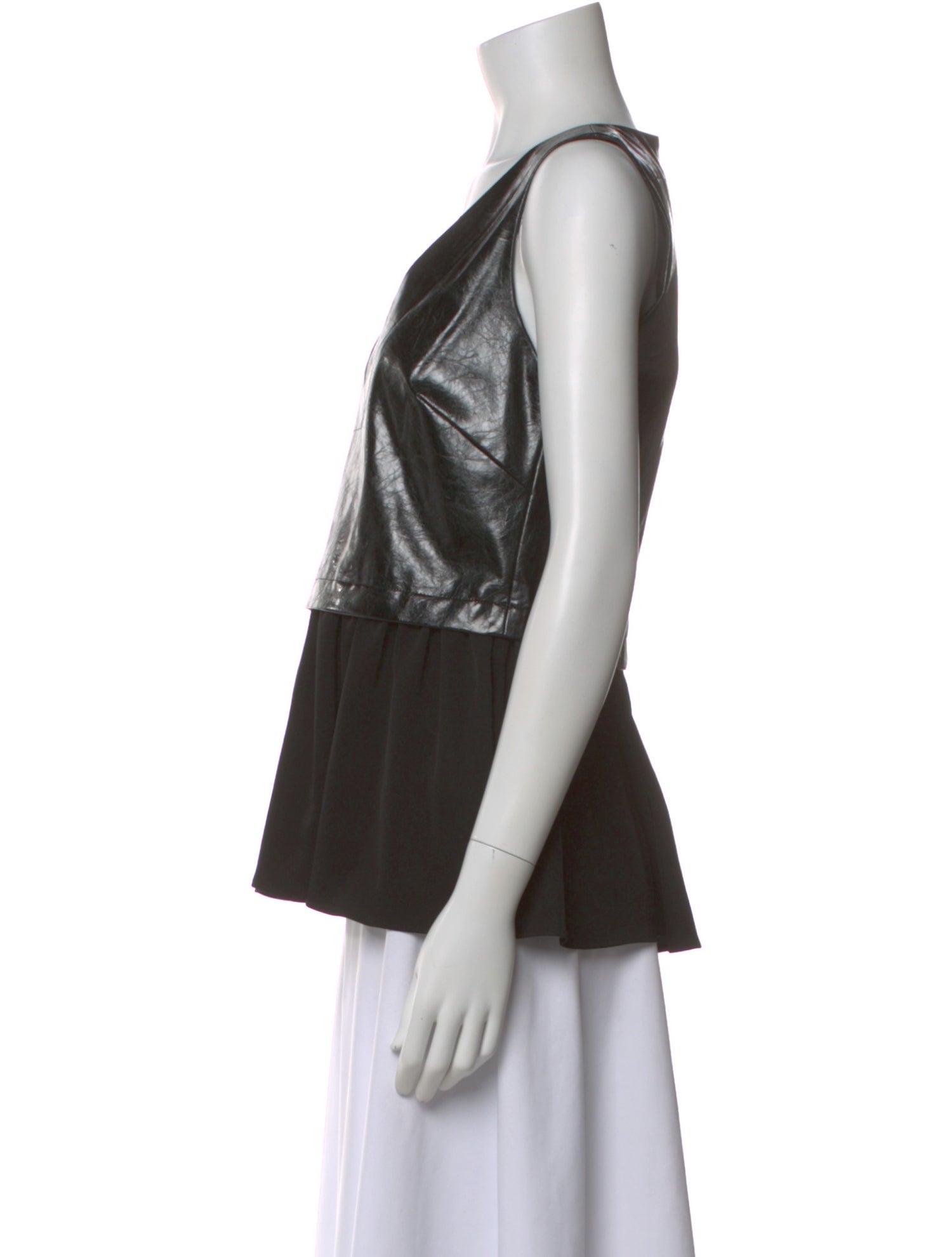 Aknvas V-Neck Sleeveless Top