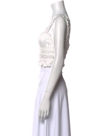 ASTR V-Neck Sleeveless Crop Top