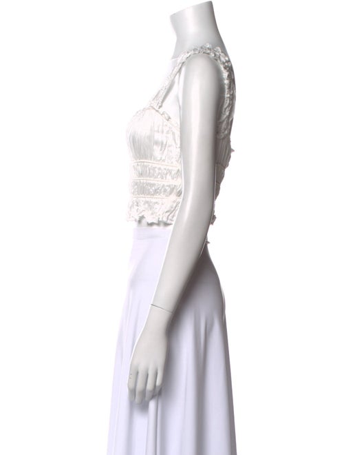 ASTR V-Neck Sleeveless Crop Top