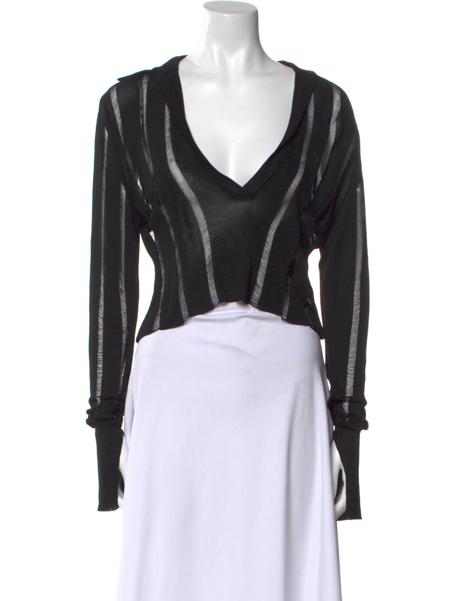 GAUGE81 V-Neck Long Sleeve Crop Top