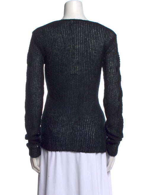 Aviu V-Neck Sweater