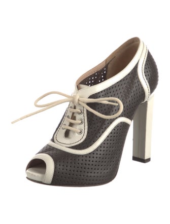 Bally Leather Printed Pumps