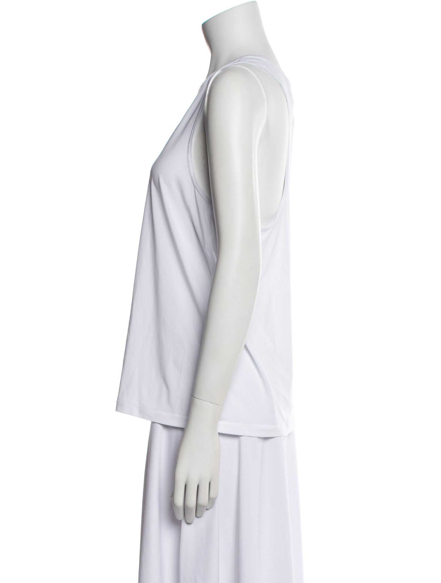 Bandier Scoop Neck Sleeveless Top