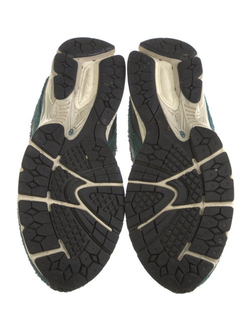 New Balance Suede Colorblock Pattern Athletic Sneakers