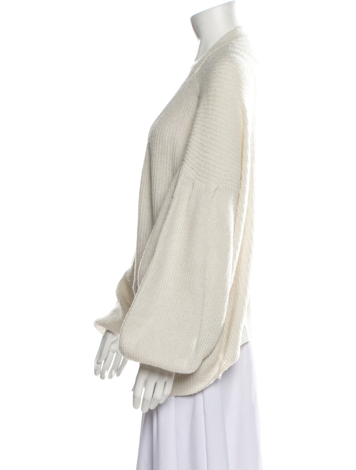 Baum und Pferdgarten Plunge Neckline Sweater