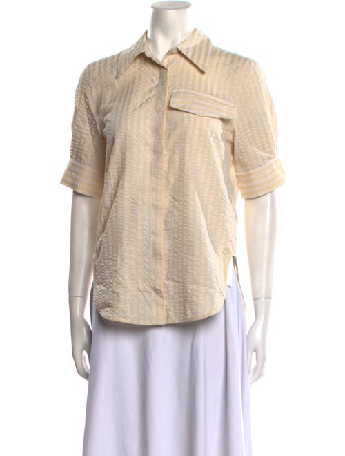 Baum und Pferdgarten Short Sleeve Button-Up Top