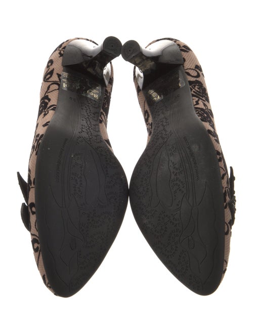 BeautiFeel Velvet Floral Print Pumps