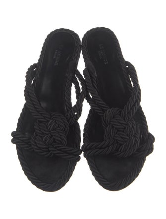 Le Monde Beryl Slides