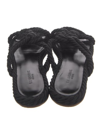 Le Monde Beryl Slides