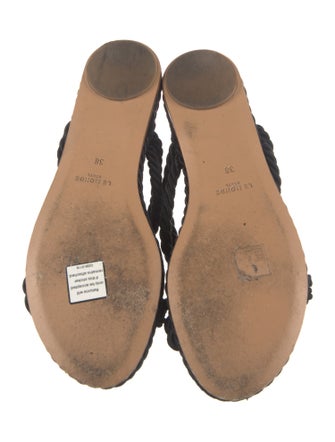 Le Monde Beryl Slides