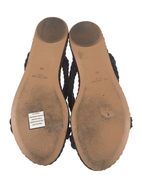 Le Monde Beryl Slides