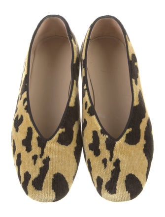 Le Monde Beryl Velvet Animal Print Ballet Flats