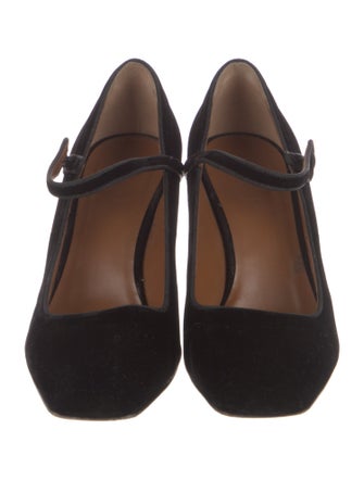 Le Monde Beryl Velvet Pumps