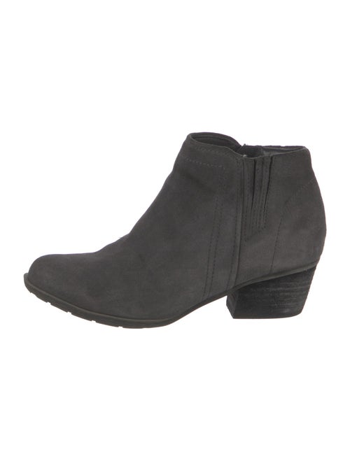 blondo Suede Chelsea Boots
