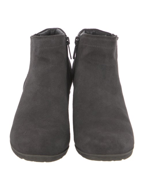 blondo Suede Chelsea Boots