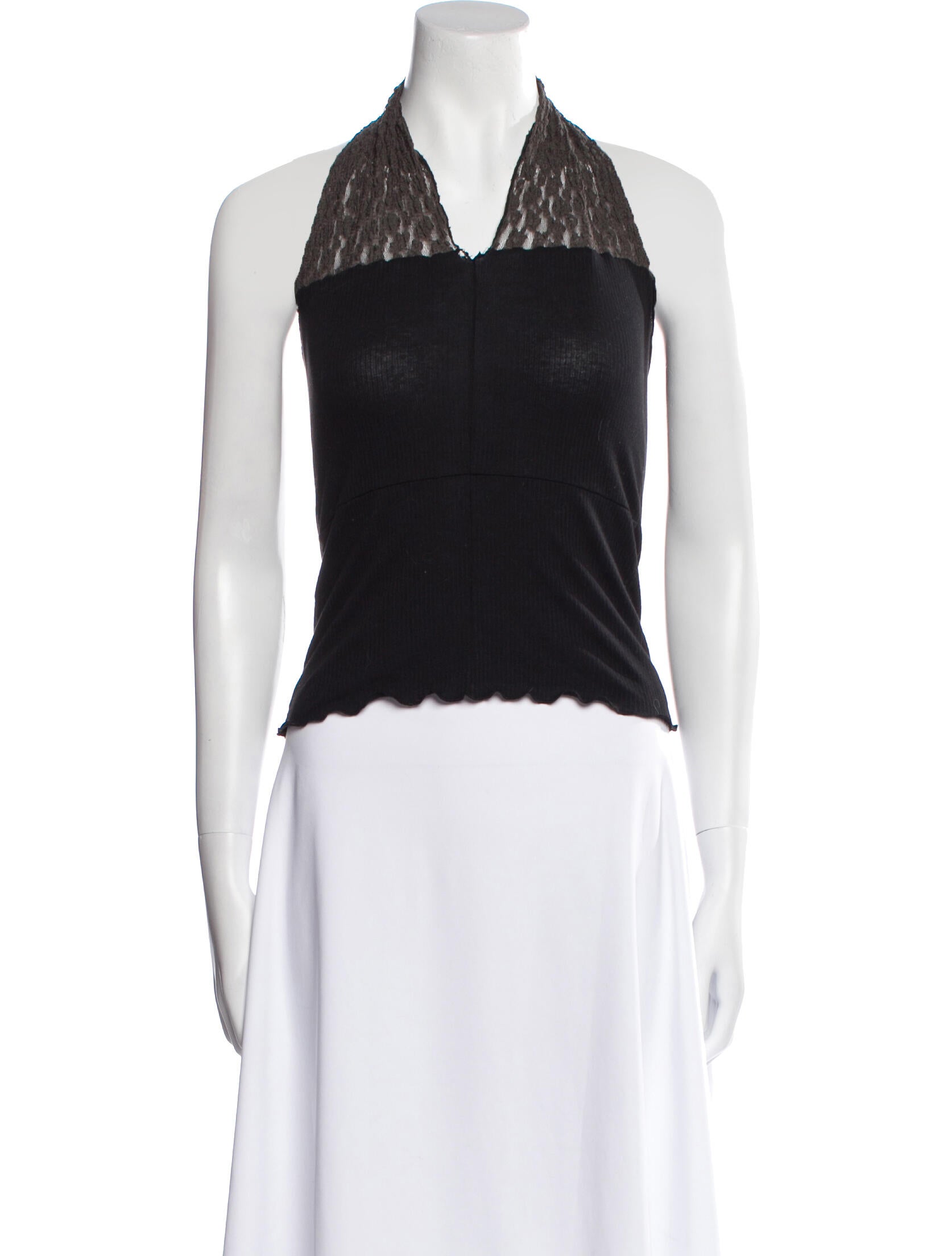 Baserange V-Neck Sleeveless Crop Top