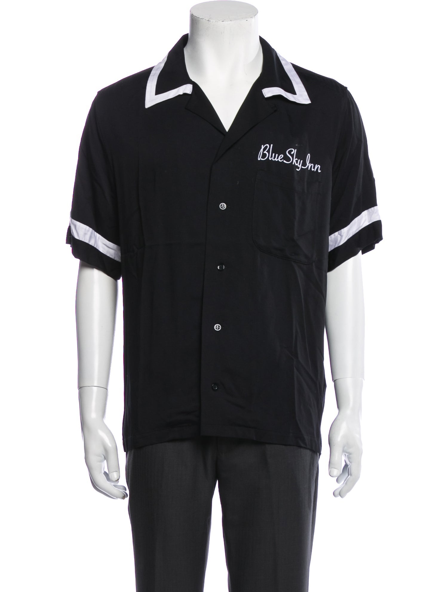 Blue Sky Inn Graphic Print Short Sleeve Shirt