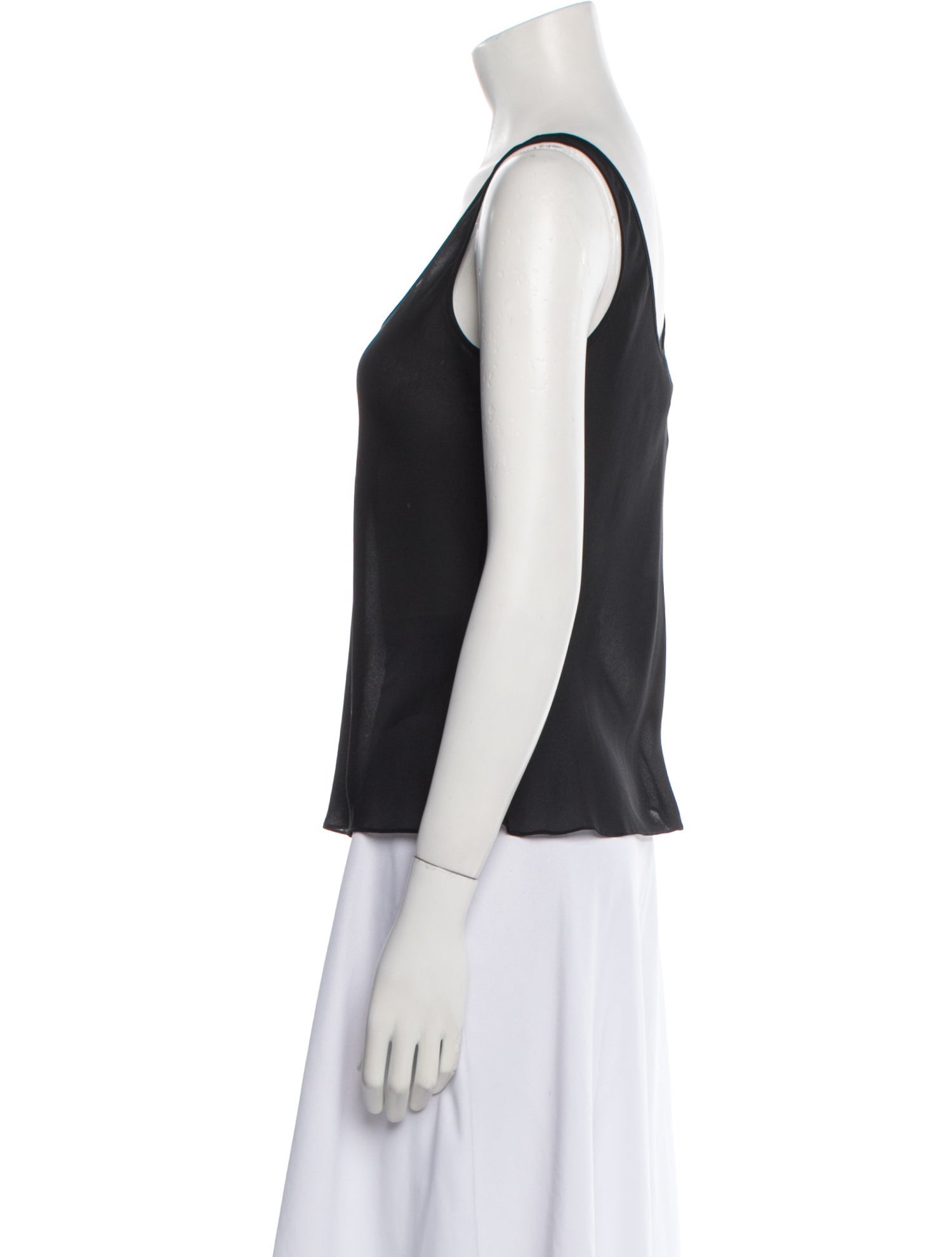 Basix Scoop Neck Sleeveless Top