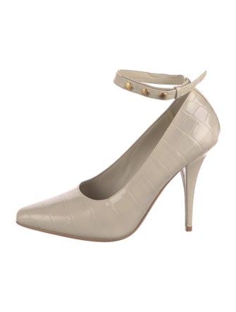 Burberry London Leather Pumps