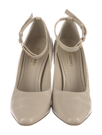 Burberry London Leather Pumps