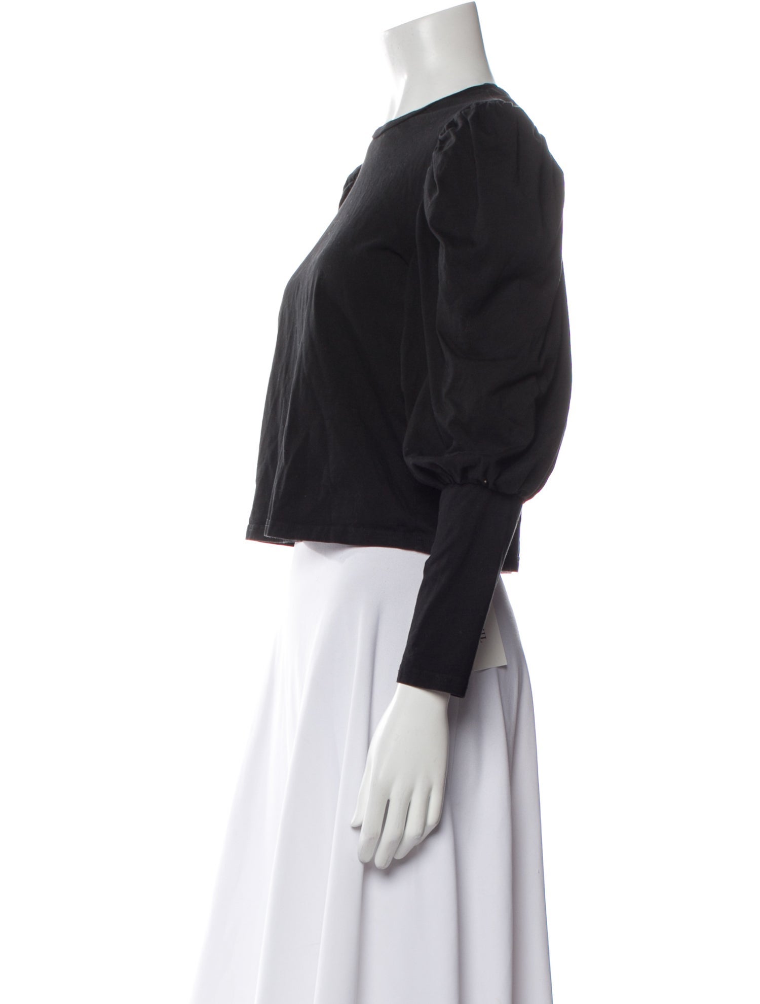 Buru Crew Neck Three-Quarter Sleeve Crop Top