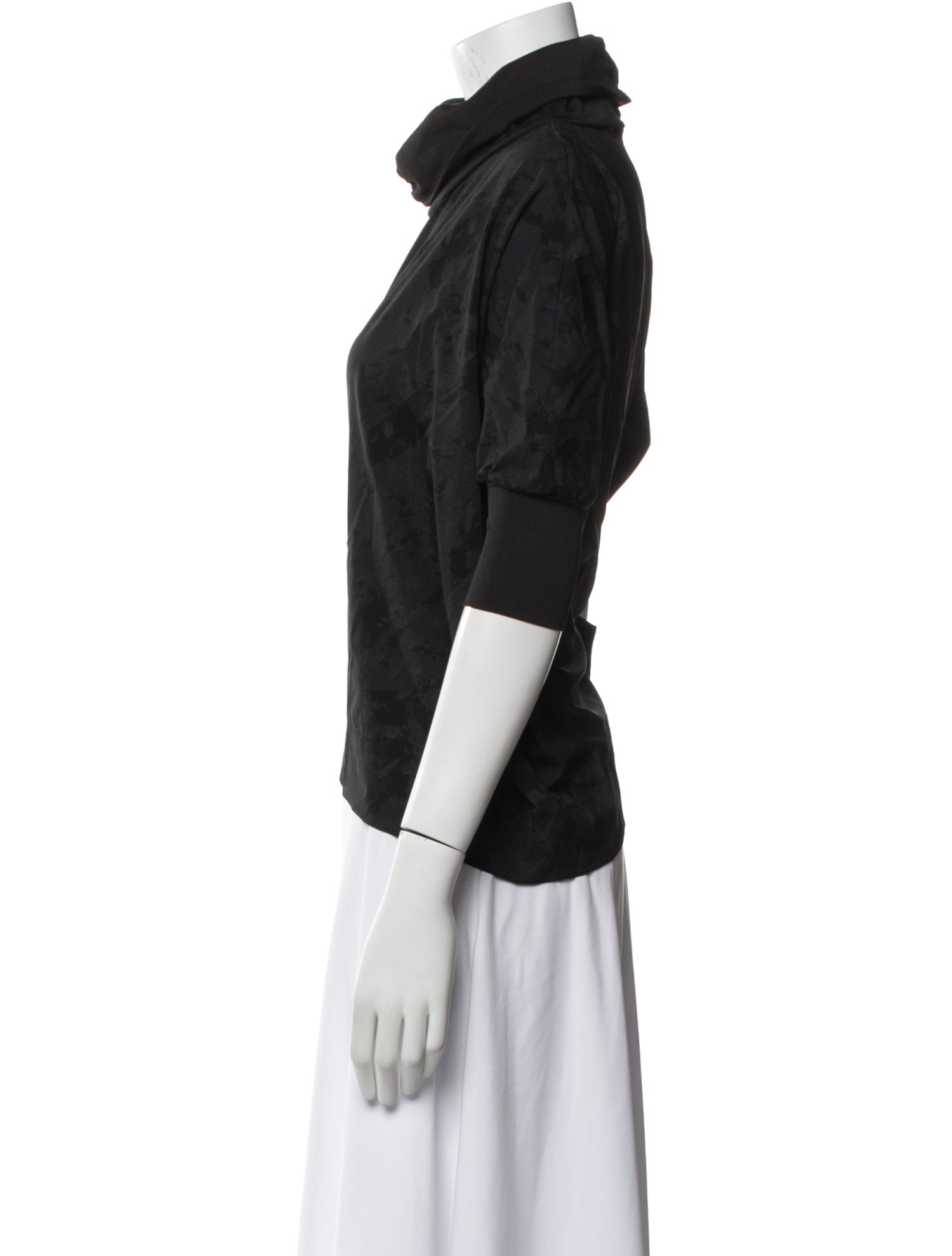 Buru Turtleneck Three-Quarter Sleeve Top