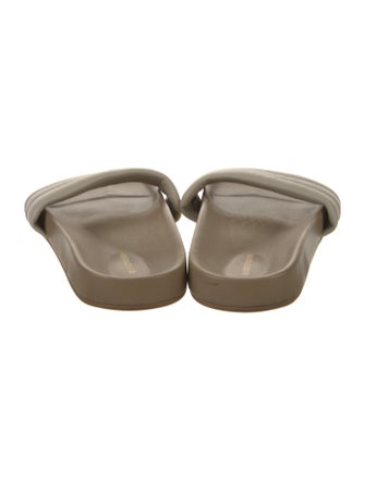 Beatrice Valenzuela Leather Slides