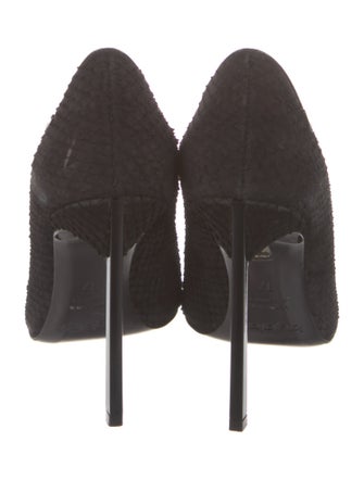 Byblos Suede Pumps