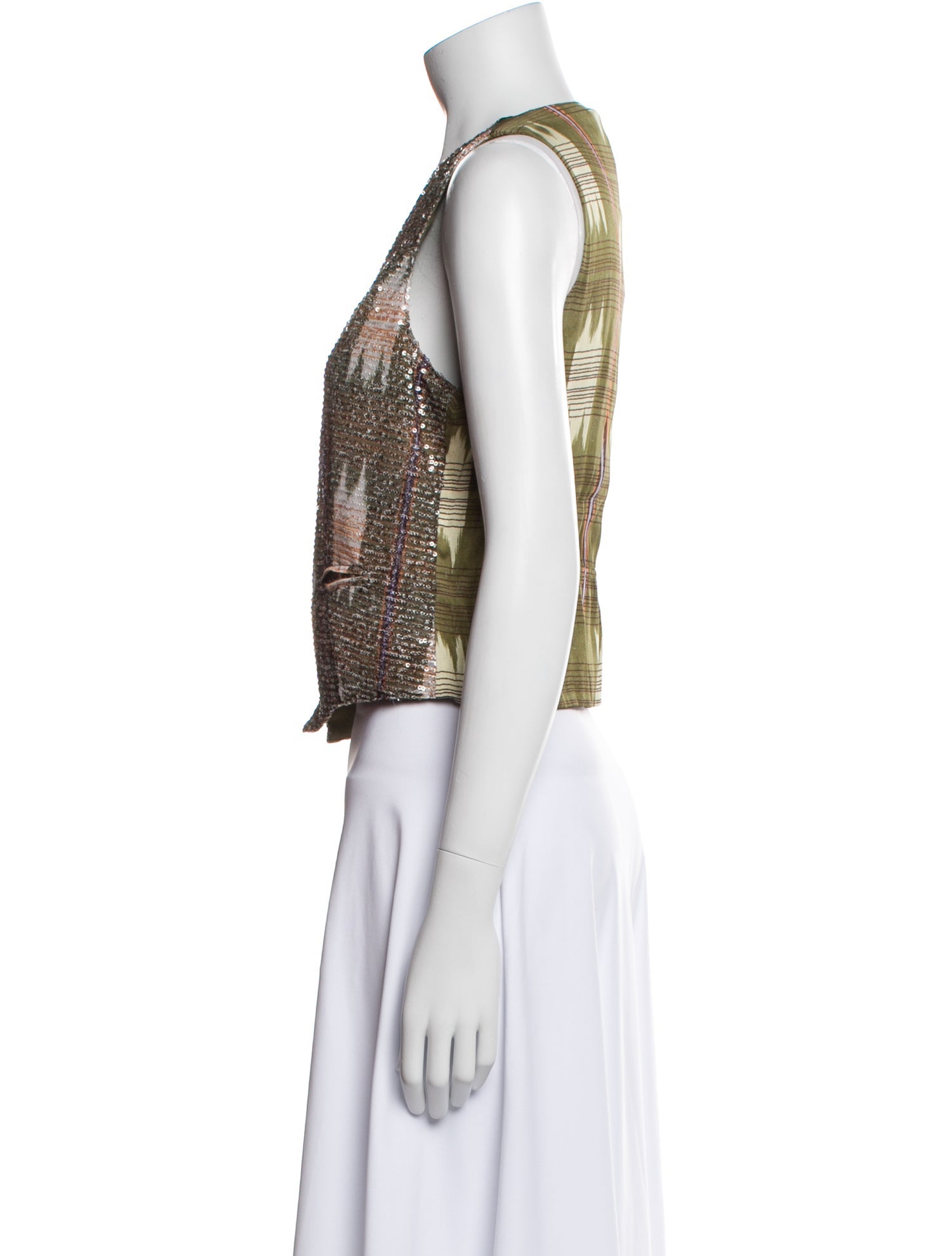 Bazar Deluxe Printed V-Neck Crop Top w/ Tags