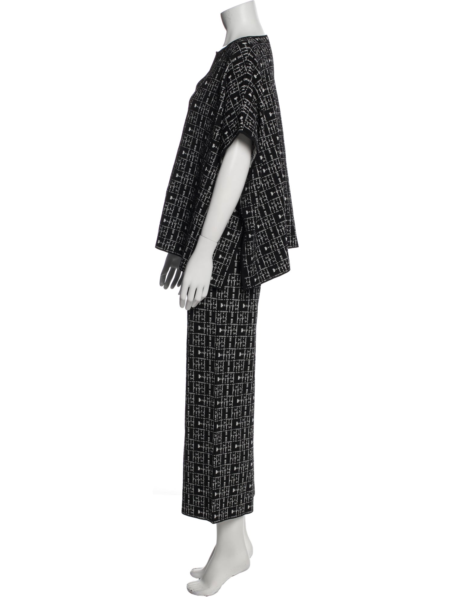 CH Carolina Herrera Printed Pant Set