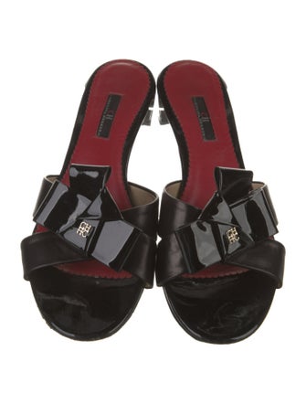 CH Carolina Herrera Patent Leather Slides