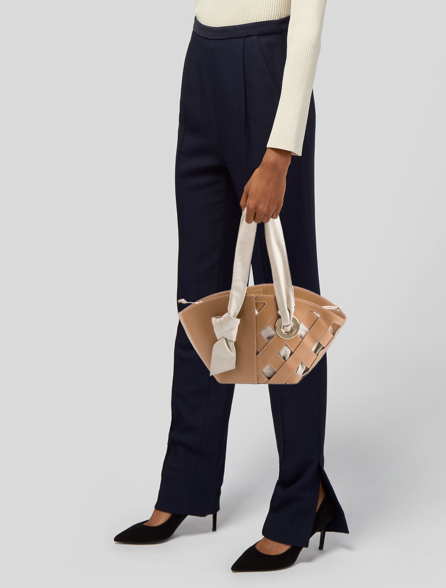 Cafuné Leather Shoulder Bag