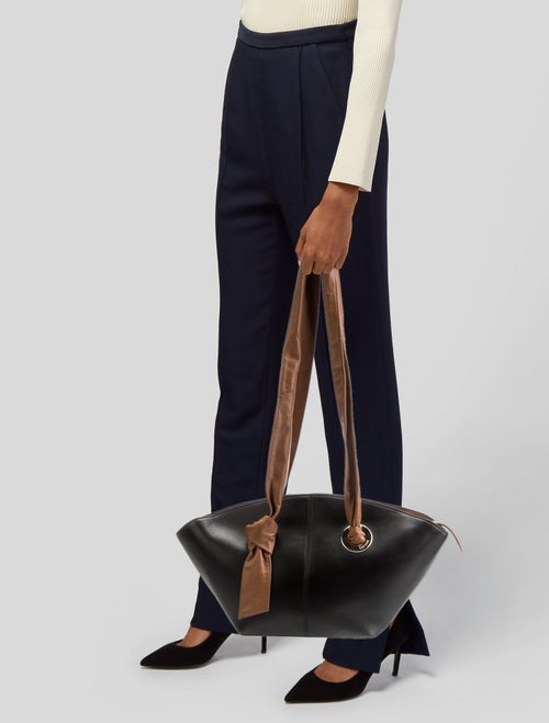 Cafuné Leather Shoulder Bag