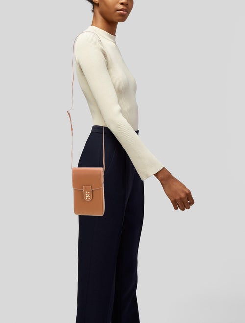 Cafuné Leather Crossbody Bag