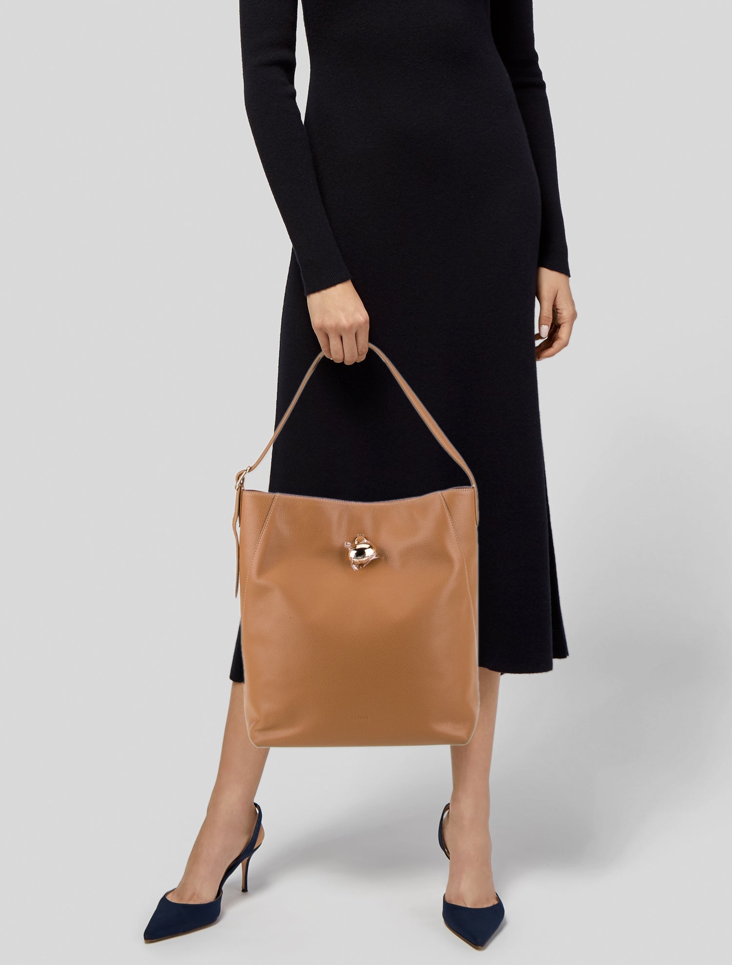 Cafuné Leather Shoulder Bag