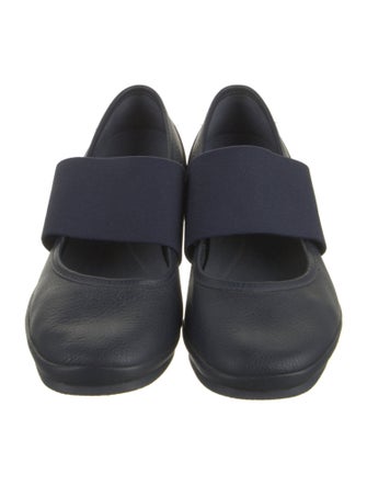 Camper Leather Pumps