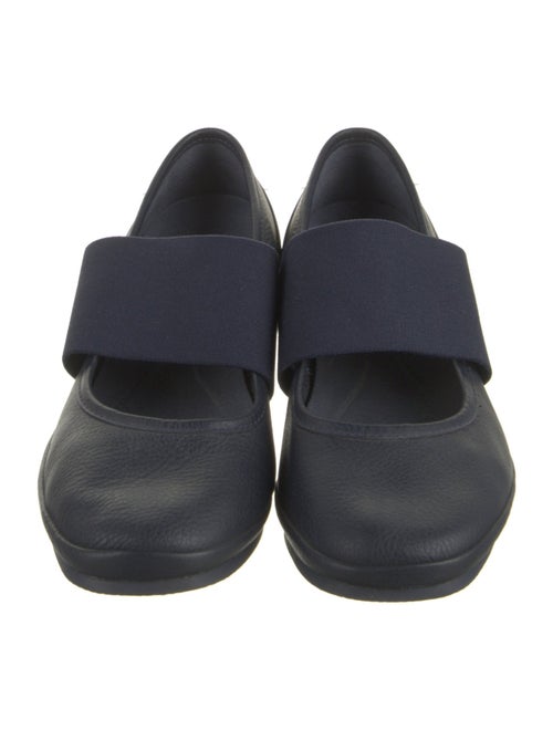 Camper Leather Pumps