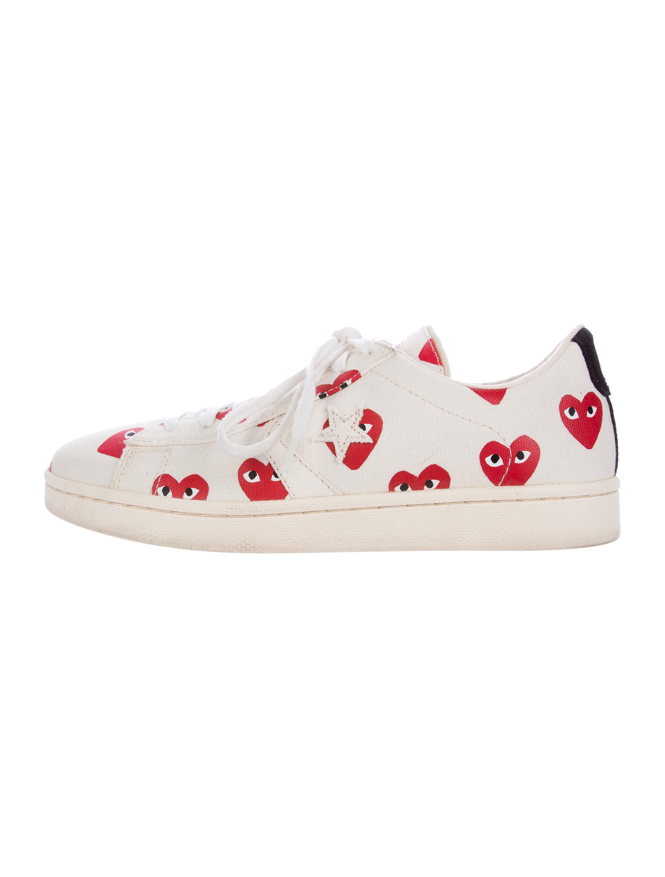 comme des garcons mens sneakers comme des gar 231 ons play x converse hearts low top sneakers comme des garcons mens sneakers comme des gar 231 ons play x converse hearts low top sneakers