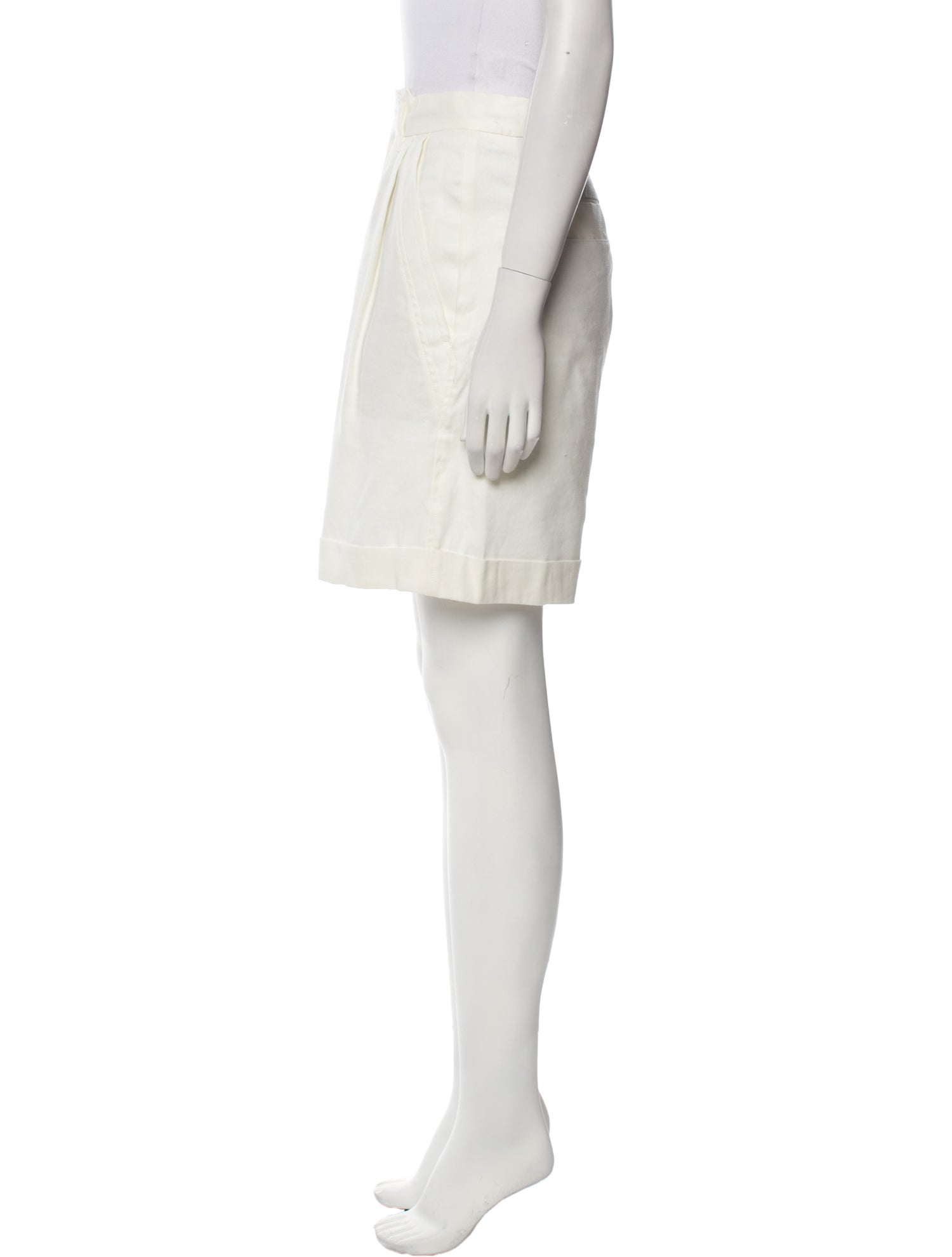 Closed Linen Knee-Length Shorts