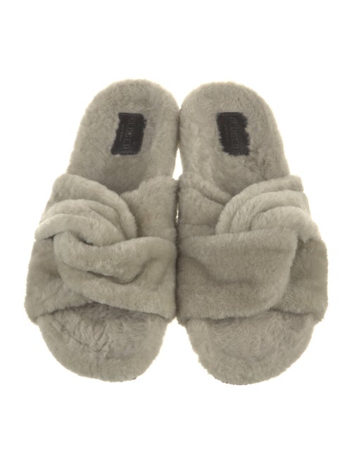 Closed Faux Fur Slides