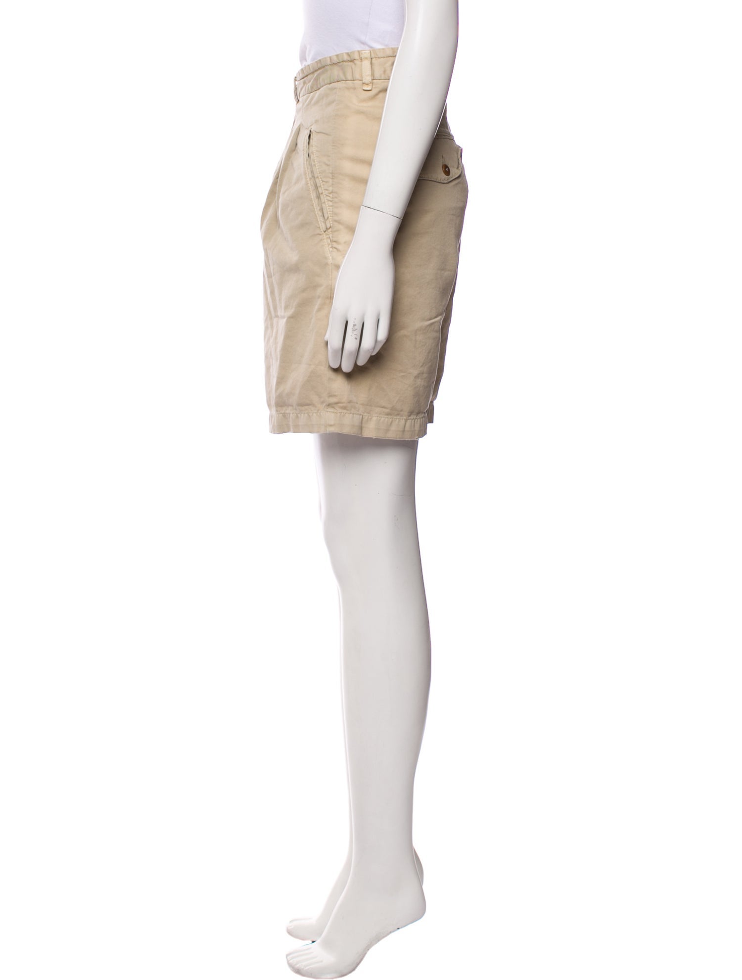 Closed Knee-Length Shorts