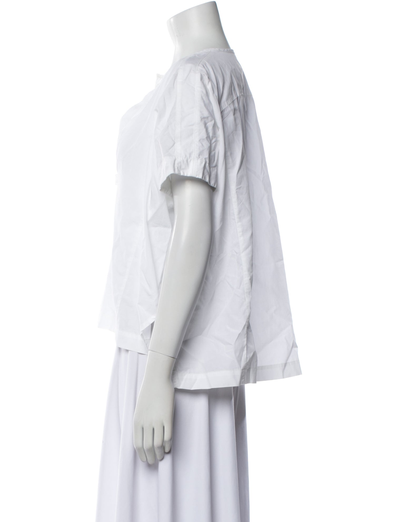 Closed V-Neck Short Sleeve Blouse