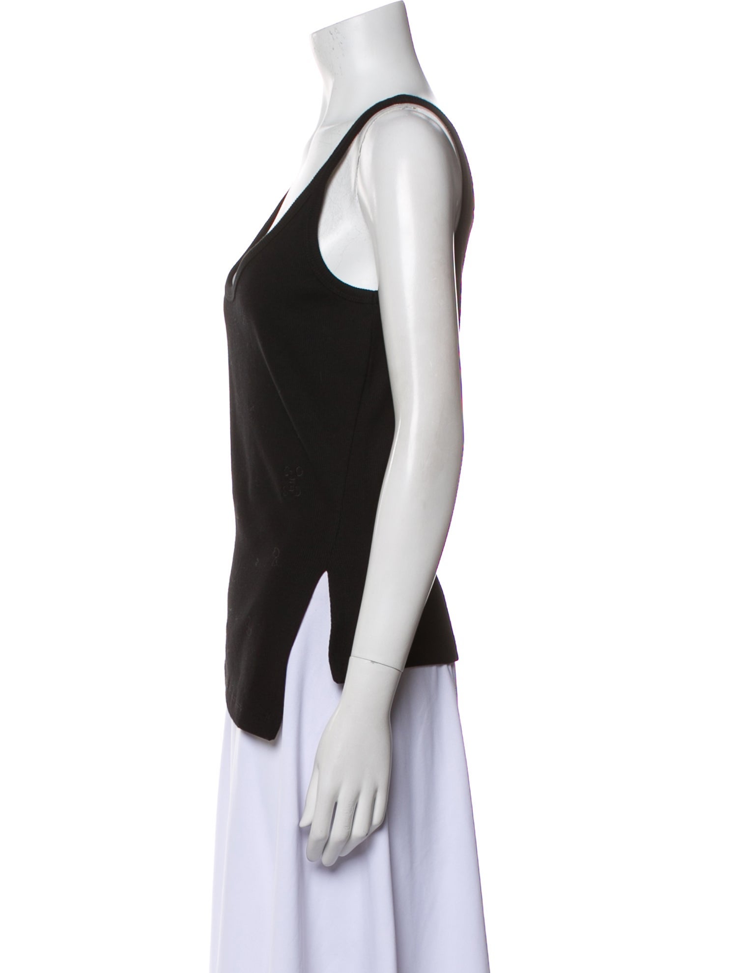 Closed Scoop Neck Sleeveless Top