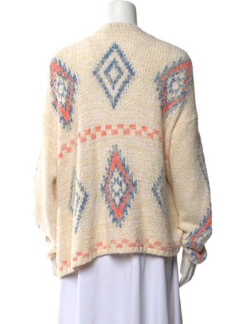 Closed Printed V-Neck Sweater