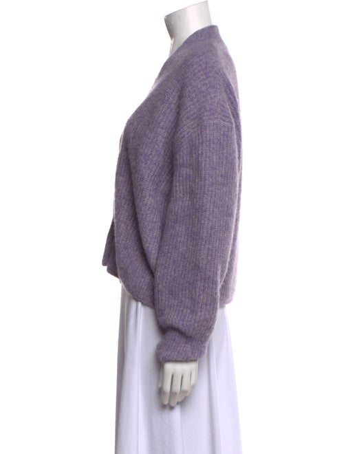 Closed V-Neck Sweater