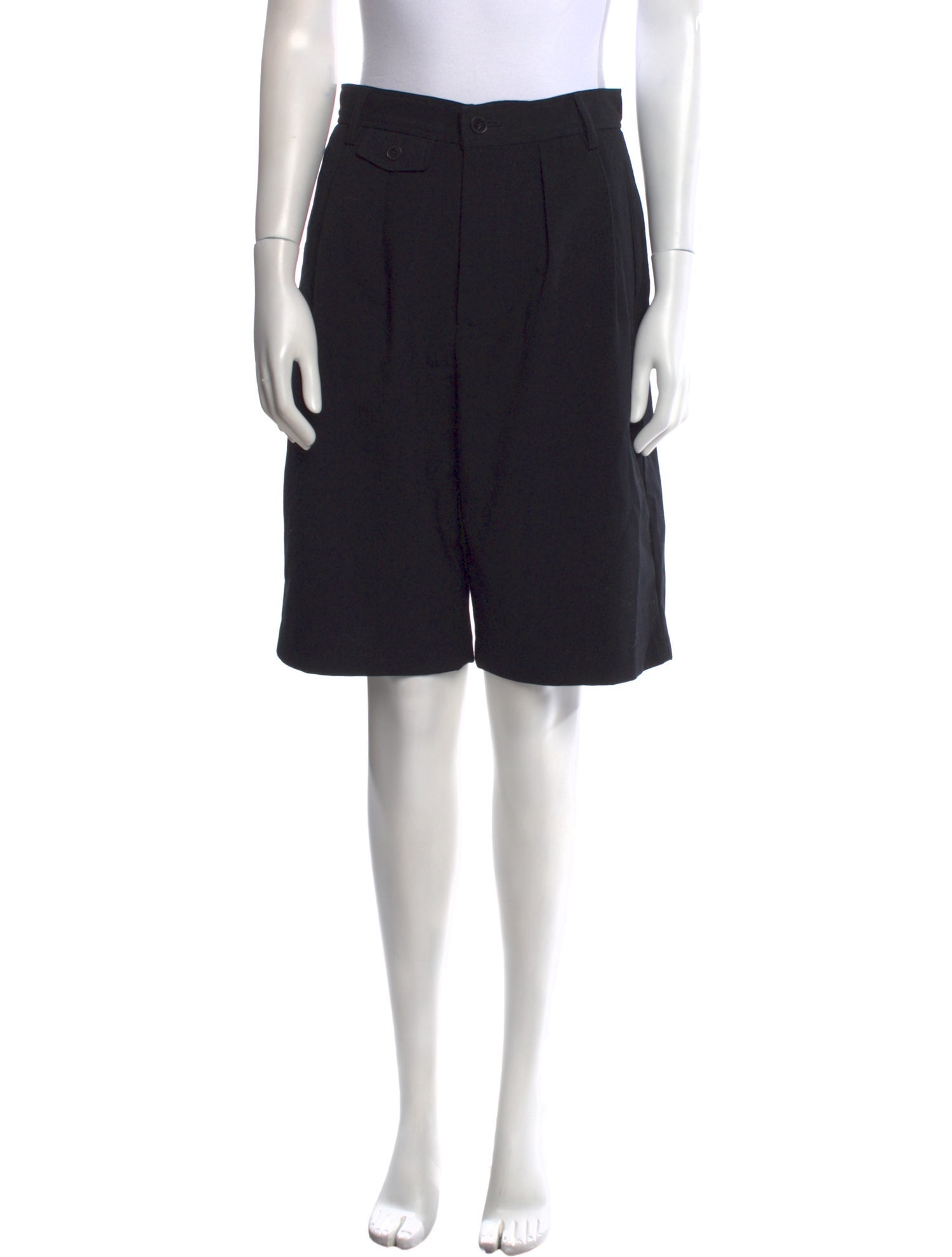 Closed Knee-Length Shorts