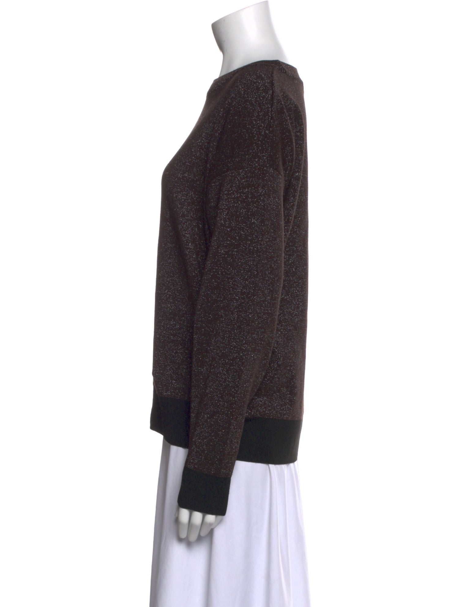 Closed Bateau Neckline Long Sleeve Sweatshirt