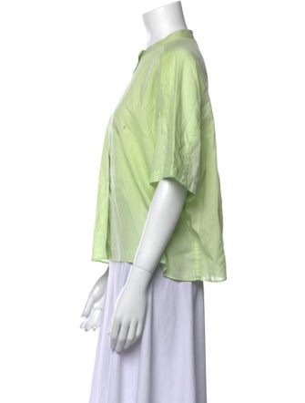 Closed Crew Neck Short Sleeve Button-Up Top